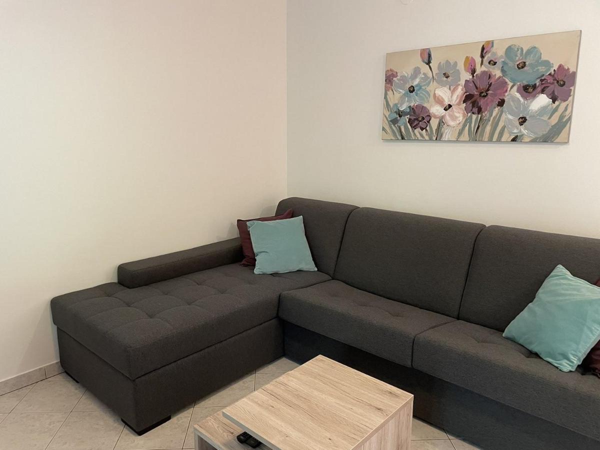 Apartment Porat โพราต ภายนอก รูปภาพ